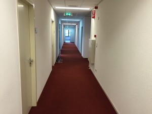 Smart Business Park Bedrijfsverzamelgebouw A4 Gang gezen vanaf kantoor kamer 113 ri kantoor kamer 145